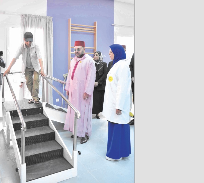 S.M le Roi inaugure un Centre de rééducation et de réadaptation fonctionnelle à Ain Chock S.M le Roi inaugure un Centre de rééducation et de réadaptation fonctionnelle à Ain Chock