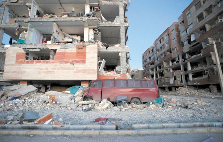 Un puissant séisme en Irak et en lran fait au moins 332 morts Un puissant séisme en Irak et en lran fait au moins 332 morts