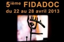 Développer la culture du cinéma documentaire et l'écriture cinématographique Développer la culture du cinéma documentaire et l'écriture cinématographique