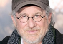 Steven Spielberg reçoit une distinction numérique à Cannes Steven Spielberg reçoit une distinction numérique à Cannes