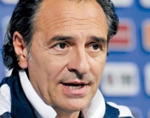 Cesare Prandelli : “L’Espagne va beaucoup mieux que l’Italie” Cesare Prandelli : “L’Espagne va beaucoup mieux que l’Italie”