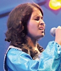 Tifyur, une star montante de la chanson amazighe Tifyur, une star montante de la chanson amazighe