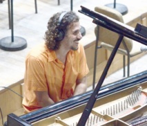 Levée de la suspension du musicien cubain Roberto Carcassés Levée de la suspension du musicien cubain Roberto Carcassés