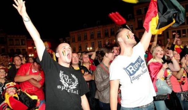 Des supporteurs italiens revendiquent le droit d’être mal éduqués Des supporteurs italiens revendiquent le droit d’être mal éduqués