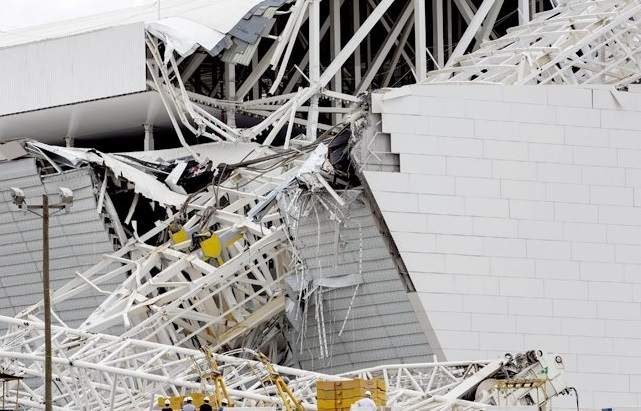 Le chantier du stade de Sao Paulo est irrégulier Le chantier du stade de Sao Paulo est irrégulier