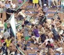 Les “barras bravas”, acteurs ultra-violents des stades latino-américains Les “barras bravas”, acteurs ultra-violents des stades latino-américains