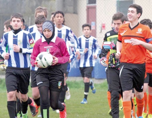 Chahida Sakkafi, une Marocaine arbitre au Calcio Chahida Sakkafi, une Marocaine arbitre au Calcio