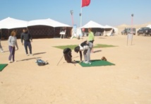 Un terrain de golf en plein désert Un terrain de golf en plein désert