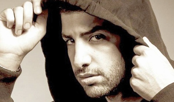 Un chanteur populaire iranien autorisé à se produire en public pour la première fois Un chanteur populaire iranien autorisé à se produire en public pour la première fois