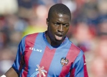 Diop ridiculise les racistes Diop ridiculise les racistes