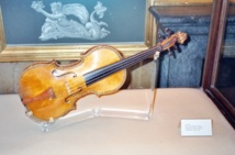 Un présumé Stradivarius retrouvé 16 ans après son vol Un présumé Stradivarius retrouvé 16 ans après son vol