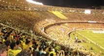 La sécurité fébrile face aux fans téméraires La sécurité fébrile face aux fans téméraires
