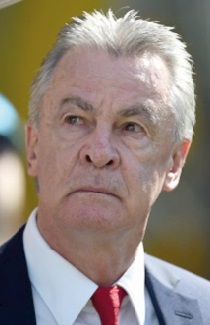 Coup de sifflet final pour Hitzfeld Coup de sifflet final pour Hitzfeld