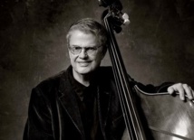 Charlie Haden, un aventurier du jazz contemporain Charlie Haden, un aventurier du jazz contemporain