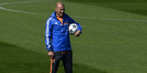 Le grand saut de Zinedine Zidane en D3 espagnole Le grand saut de Zinedine Zidane en D3 espagnole