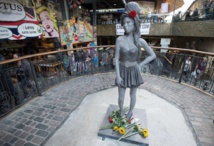 Une statue d'Amy Winehouse dévoilée à Londres Une statue d'Amy Winehouse dévoilée à Londres