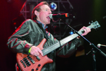 Jack Bruce, le bassiste et chanteur de Cream, est décédé à 71 ans Jack Bruce, le bassiste et chanteur de Cream, est décédé à 71 ans