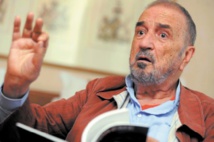 Oscar d'honneur pour le scénariste de légende Jean-Claude Carrière Oscar d'honneur pour le scénariste de légende Jean-Claude Carrière