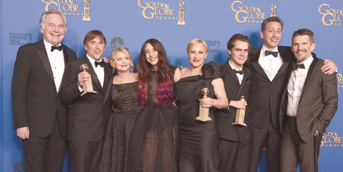 Jonathan Sehring, Richard Linklater, Cathleen Sutherland, Lorelei Linklater, Patricia Arquette, Ellar Coltrane, John Sloss, Ethan Hawke avec leurs Golden Globes obtenus pour le film “Boyhood” Jonathan Sehring, Richard Linklater, Cathleen Sutherland, Lorelei Linklater, Patricia Arquette, Ellar Coltrane, John Sloss, Ethan Hawke avec leurs Golden Globes obtenus pour le film “Boyhood”
