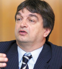 Jérôme Champagne n'a toujours pas les soutiens nécessaires Jérôme Champagne n'a toujours pas les soutiens nécessaires
