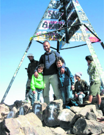 Deux enfants marocains sur le toit du Royaume Deux enfants marocains sur le toit du Royaume