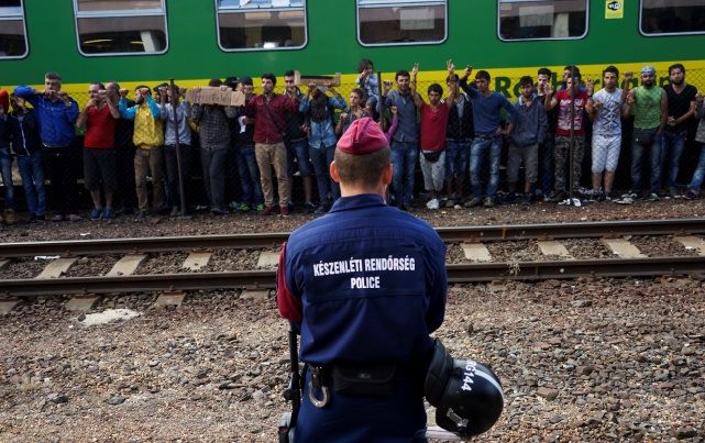 Face aux réfugiés, l'Europe en pleine “crise de mémoire” Face aux réfugiés, l'Europe en pleine “crise de mémoire”