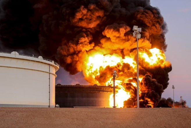 Attaque d'un site pétrolier proche de Ras Lanouf en Libye Attaque d'un site pétrolier proche de Ras Lanouf en Libye