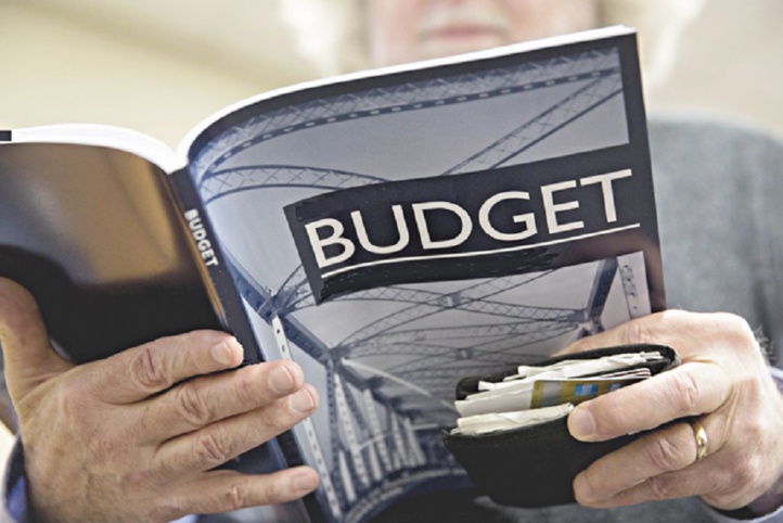 Poursuite du redressement des équilibres macroéconomiques Poursuite du redressement des équilibres macroéconomiques