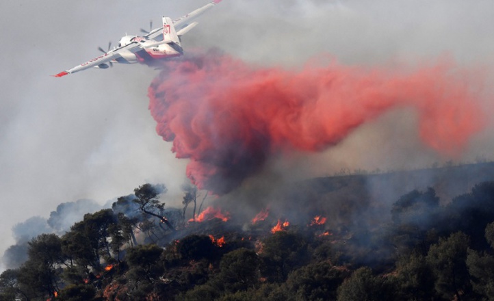 3.300 hectares brûlés dans de violents incendies attisés par des vents violents dans le sud de la France 3.300 hectares brûlés dans de violents incendies attisés par des vents violents dans le sud de la France