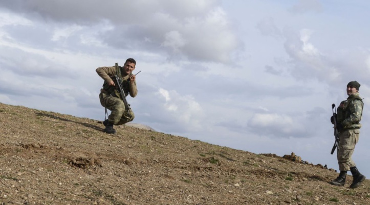 Huit policiers tués dans une attaque attribuée aux rebelles kurdes en Turquie Huit policiers tués dans une attaque attribuée aux rebelles kurdes en Turquie