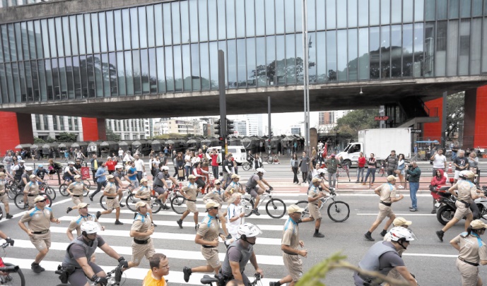 Rio rallume une flamme vacillante pour les Jeux paralympiques Rio rallume une flamme vacillante pour les Jeux paralympiques