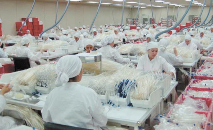 Baisse prévue dans les secteurs de l’industrie manufacturière et de la construction Baisse prévue dans les secteurs de l’industrie manufacturière et de la construction