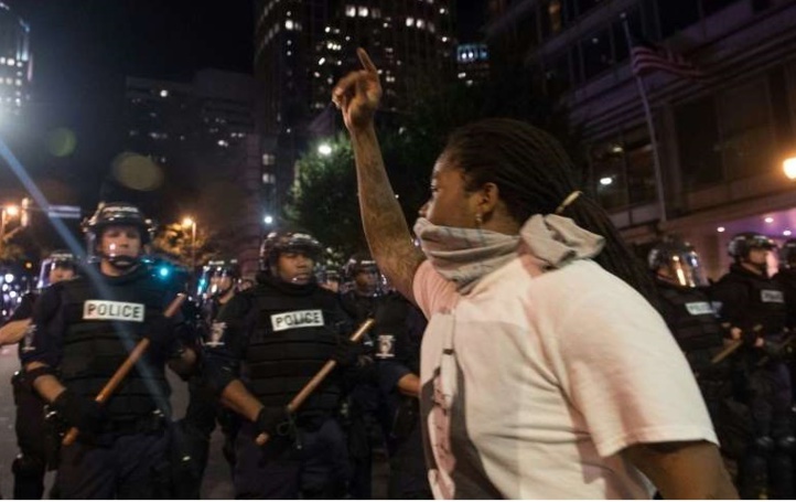 Deuxième nuit de violences à caractère racial à Charlotte Deuxième nuit de violences à caractère racial à Charlotte