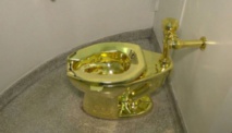 Insolite : Des toilettes en or Insolite : Des toilettes en or