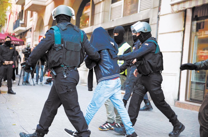 Les deux rives sur le qui-vive Les deux rives sur le qui-vive