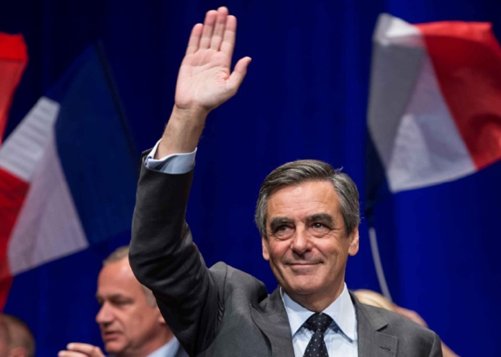 Sarkozy éliminé, la primaire de la droite se joue entre deux ex-Premiers ministres français Sarkozy éliminé, la primaire de la droite se joue entre deux ex-Premiers ministres français