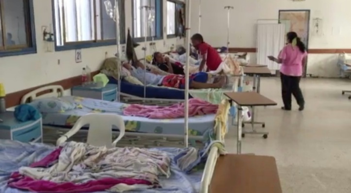Au milieu des mouches, l'enfer des hôpitaux vénézuéliens Au milieu des mouches, l'enfer des hôpitaux vénézuéliens