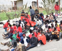 400 migrants forcent le passage de Sebta 400 migrants forcent le passage de Sebta