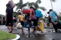 Des milliers de Philippins fuient le typhon de Noël