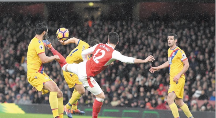 Arsenal s'accroche et City grand perdant Arsenal s'accroche et City grand perdant