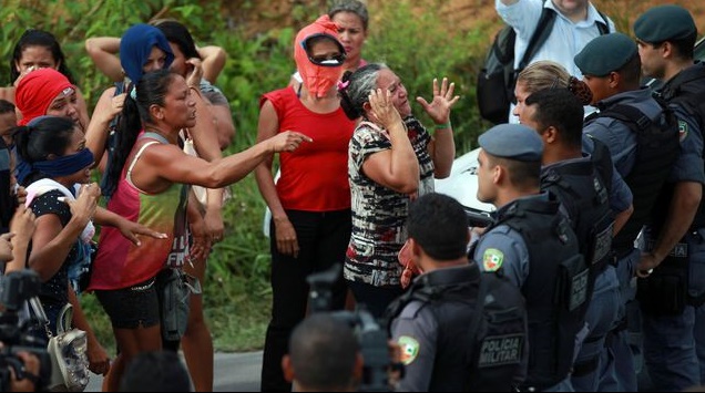 Une émeute entre bandes fait 56 morts dans une prison au Brésil Une émeute entre bandes fait 56 morts dans une prison au Brésil
