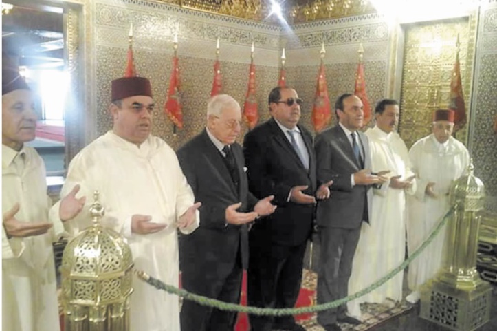 Une délégation de l’USFP se recueille sur la tombe de Feu Hassan II