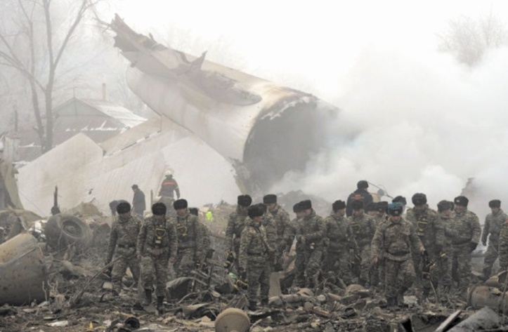 Au moins 37 morts dans le crash d’un avion-cargo au Kirghizstan Au moins 37 morts dans le crash d’un avion-cargo au Kirghizstan
