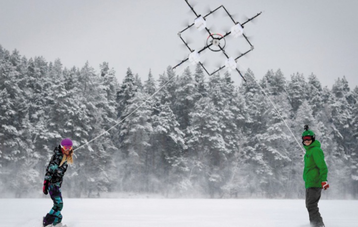 Après le ski nautique et le kitesurf, le "droneboarding" en Lettonie