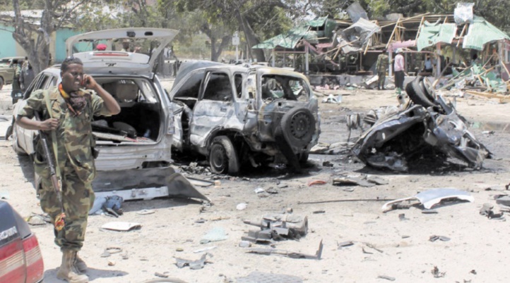 Au moins 7 morts dans une double explosion à Mogadiscio Au moins 7 morts dans une double explosion à Mogadiscio