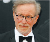 Steven Spielberg pleure sa maman Steven Spielberg pleure sa maman