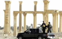 L'EI se retire d'une grande partie de Palmyre L'EI se retire d'une grande partie de Palmyre