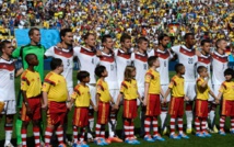 Özil révèle prier en turc pendant l'hymne national Özil révèle prier en turc pendant l'hymne national