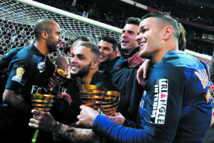 Le PSG s'offre  la Coupe de la Ligue et retrouve un peu le sourire Le PSG s'offre  la Coupe de la Ligue et retrouve un peu le sourire