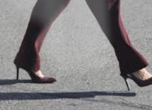 Insolite : Les talons hauts interdits